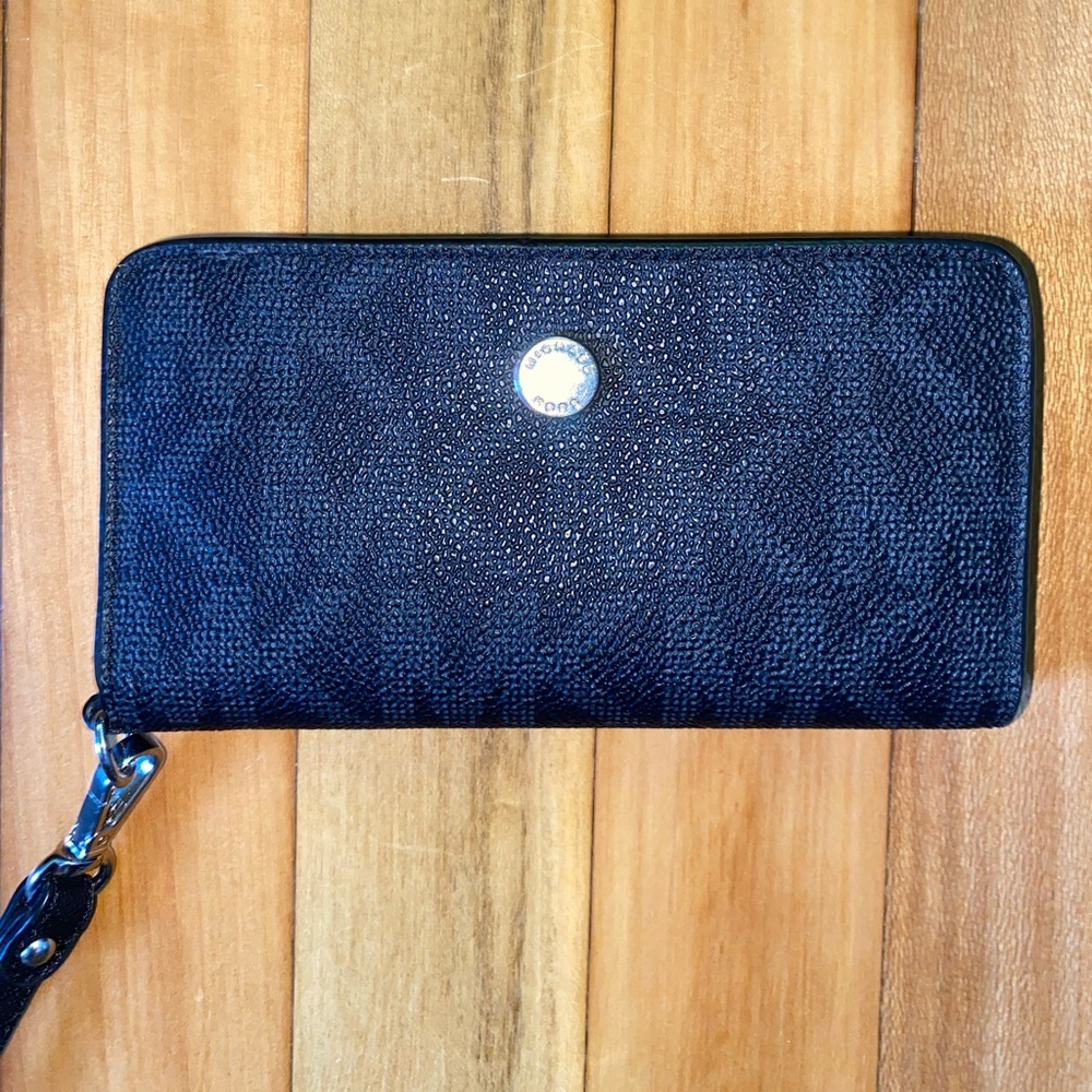 Michael Kors wristlet